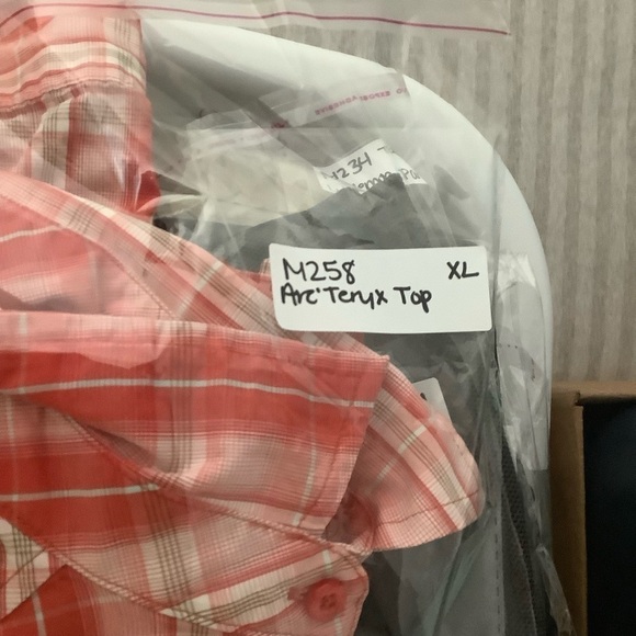 Arc’Teryx Melodie Red Plaid Button Down Shirt with Adjustable Sleeves Size XL - Picture 16 of 16